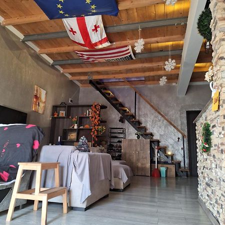 Chase Dream Hostel追梦空间 Batoumi Extérieur photo