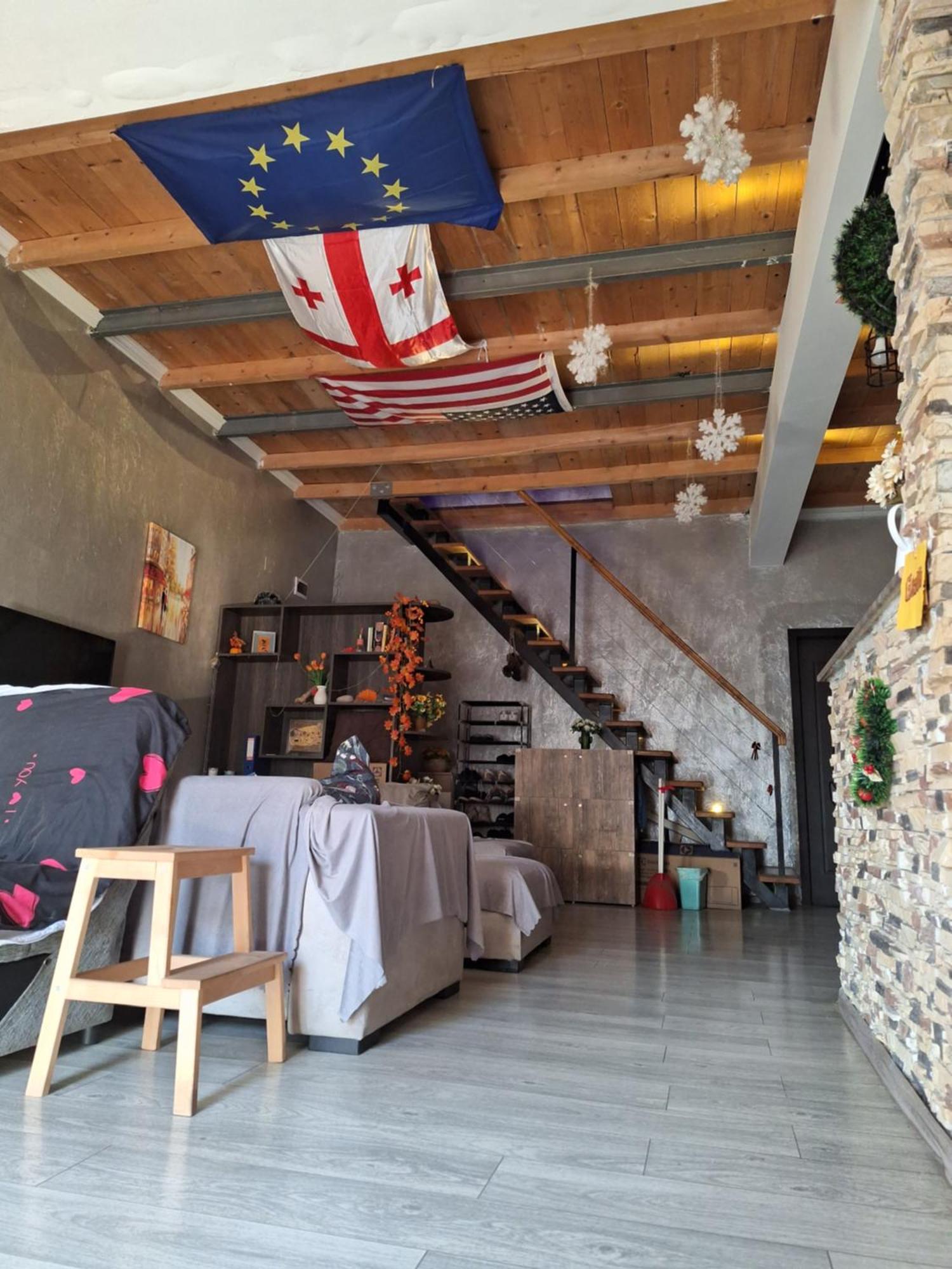 Chase Dream Hostel追梦空间 Batoumi Extérieur photo